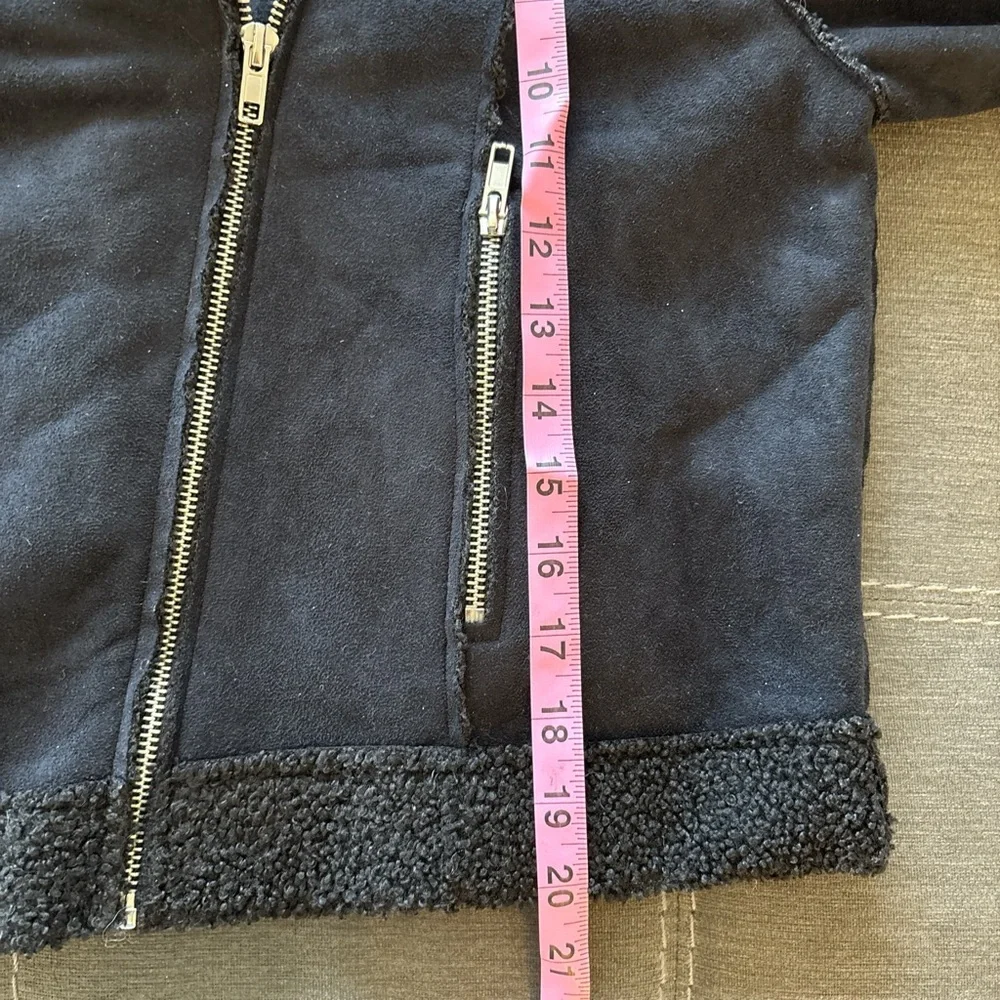 New Miss Love women’s Black Jacket with zipper and pockets. L